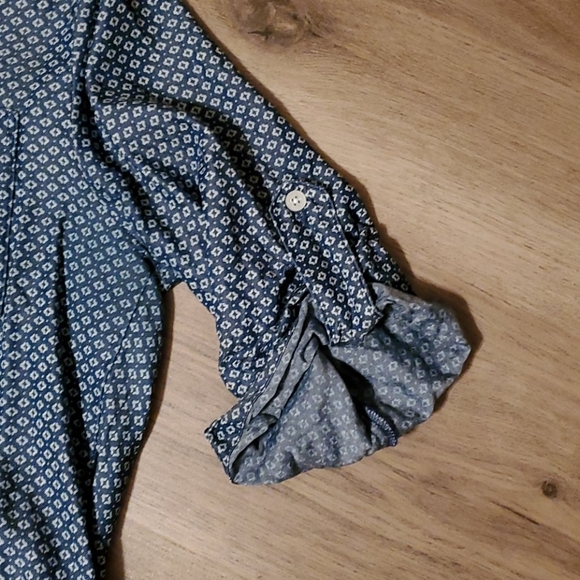 Button down - Picture 3 of 4